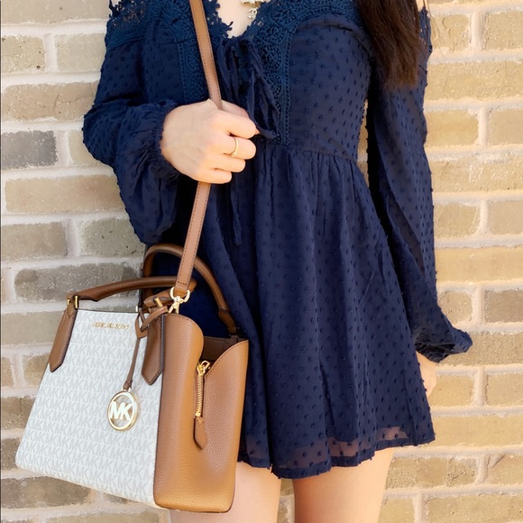 ‼️SALE‼️ 👜💕- NWT Michael Kors Satchel crossbody - Picture 5 of 6